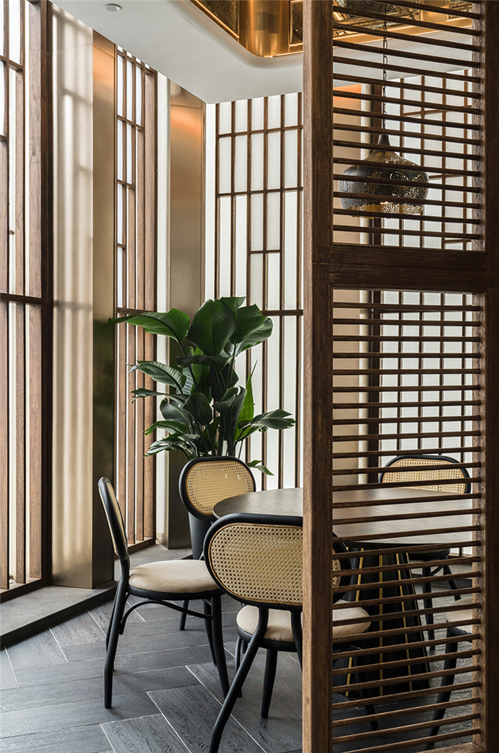 泰式餐廳包房裝修-鄭州專業(yè)餐廳裝修公司推薦簡(jiǎn)約泰式餐廳裝修案例